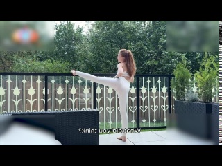 girlfriend in leggings